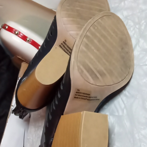 Black caged open toe boots - Picture 7 of 8